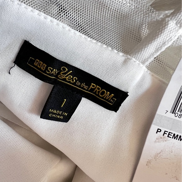 TLC Say Yes To The prom White Gown with Beaded Details size 1 - Picture 10 of 15